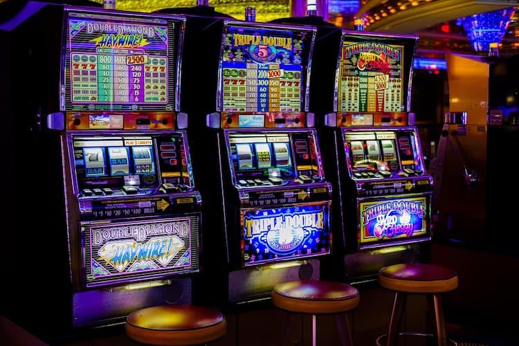 The Best Time To Play Slots at Casino Sites Online or Offline - 2026